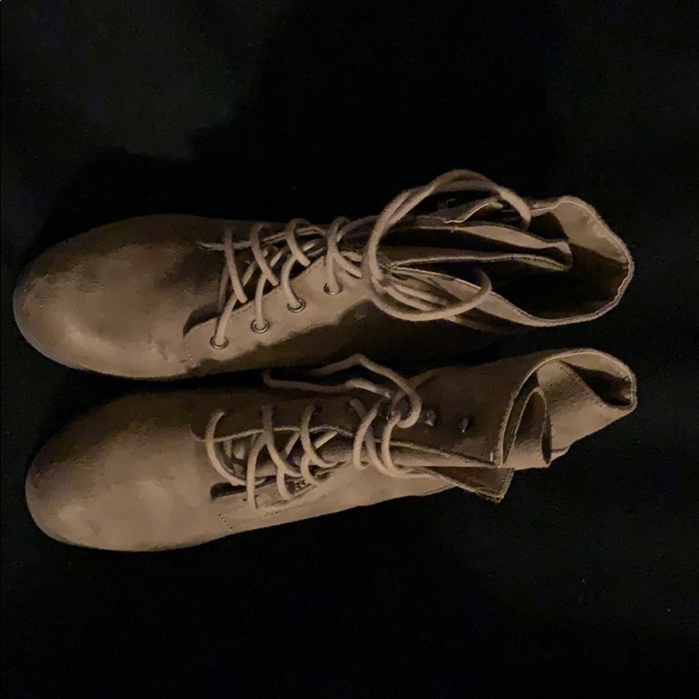 Lady’s boots